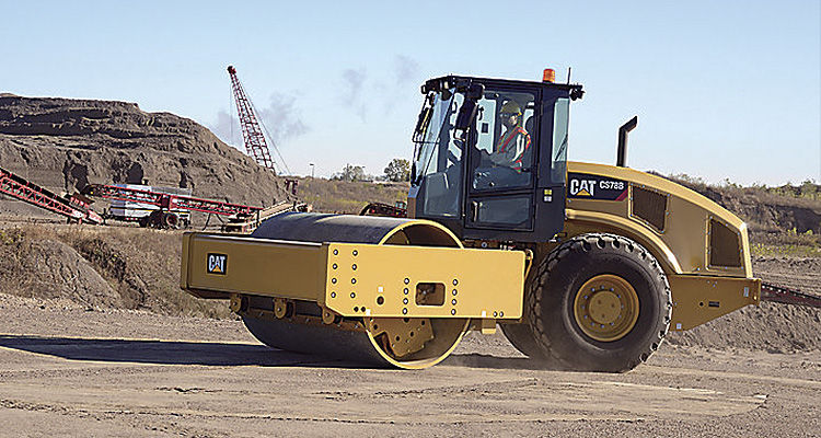 Compactadora-Caterpillar